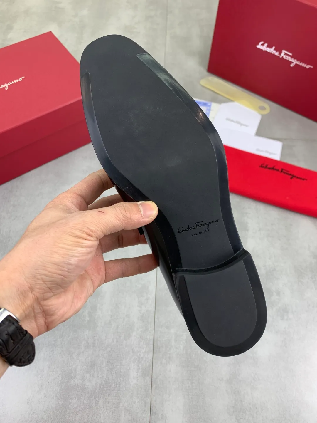 Men's men's shoes 💰P600💰[New model] High quality water-dyed cowhide 🆘[Salvatore Ferragamo] Ferragamo's latest casual business leather shoes for men! Listed simultaneously! The fabric is made of specially imported original calfskin, and the interior is made of imported water-dyed cowhide. It is absolutely luxurious and leads the fashion trend. Matching code: 38-44 (45 and 46 can be customized) 5️⃣ colors available